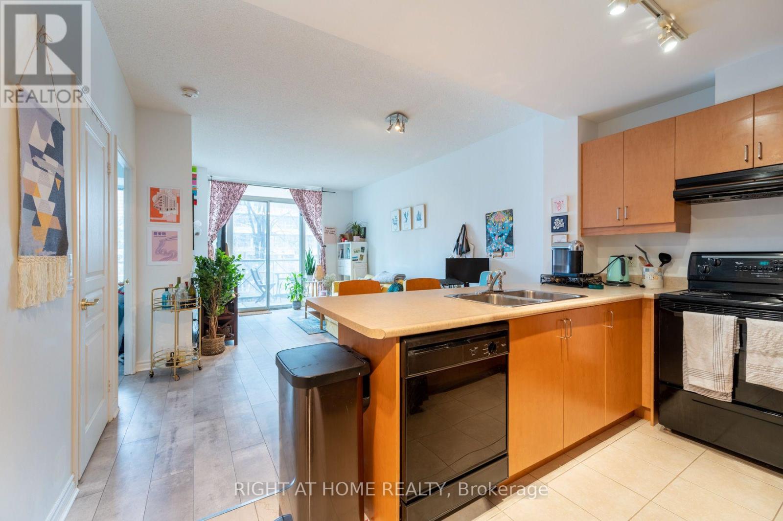 301 - 28 BYNG AVENUE, Toronto (Willowdale East) — photo 3