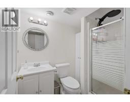142 Robinson, Penhold, AB T0M1R0 Photo 25