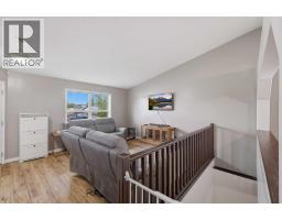 3pc Bathroom - 142 Robinson, Penhold, AB T0M1R0 Photo 8
