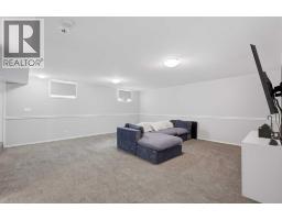 142 Robinson, Penhold, AB T0M1R0 Photo 21