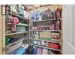 142 Robinson, Penhold, AB T0M1R0 Photo 24