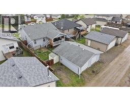 142 Robinson, Penhold, AB T0M1R0 Photo 33