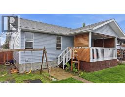 142 Robinson, Penhold, AB T0M1R0 Photo 35