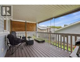 142 Robinson, Penhold, AB T0M1R0 Photo 29