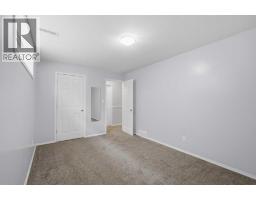 142 Robinson, Penhold, AB T0M1R0 Photo 22