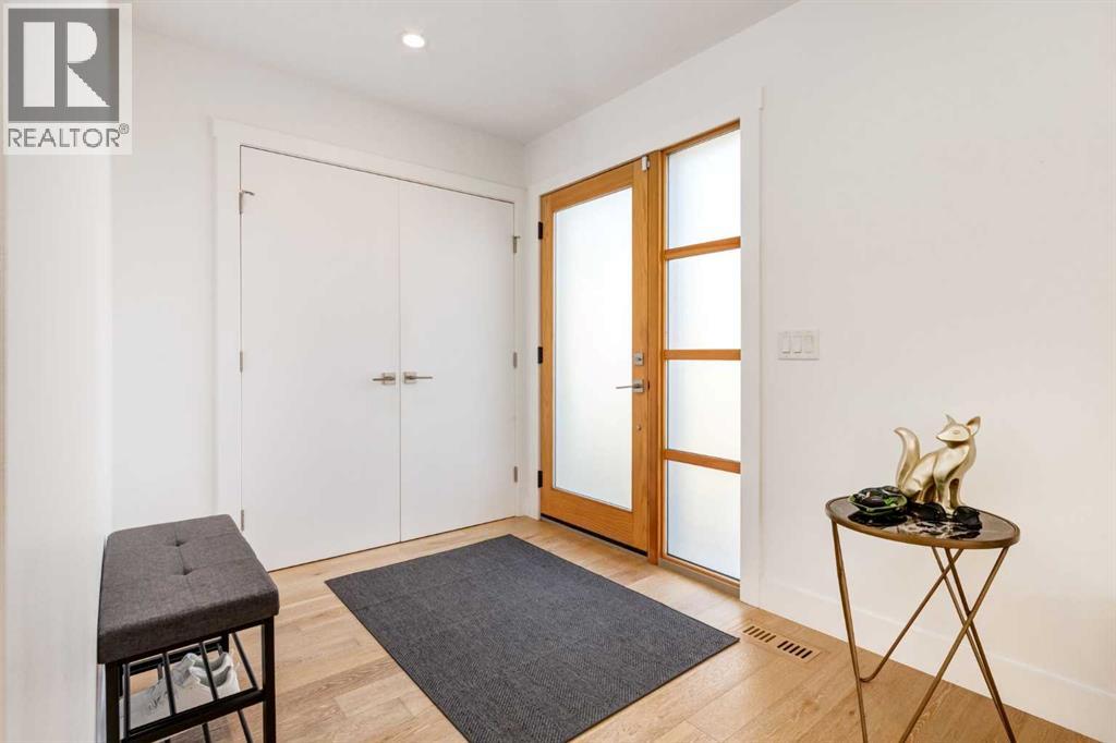 1601 21 Avenue SW - photo 3
