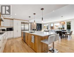 4pc Bathroom - 1601 21 Avenue Sw, Calgary, AB T2T0M9 Photo 10