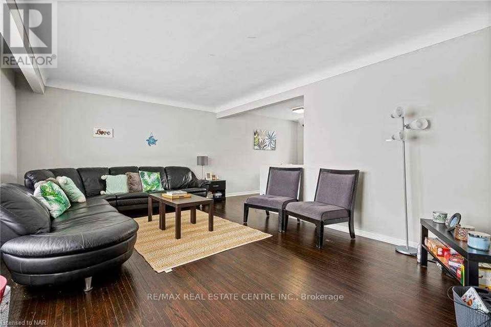 2 STEWART AVENUE, Thorold (Thorold Downtown) — photo 2