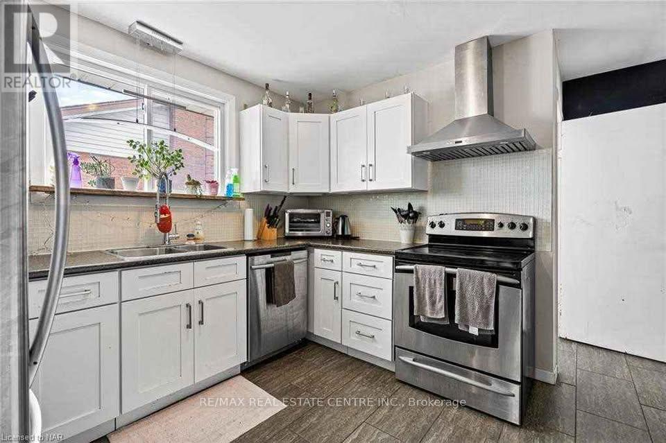 2 STEWART AVENUE, Thorold (Thorold Downtown) — photo 3
