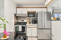 1062 Mountain Avenue, Winnipeg, MB R2X1C7 Photo 9