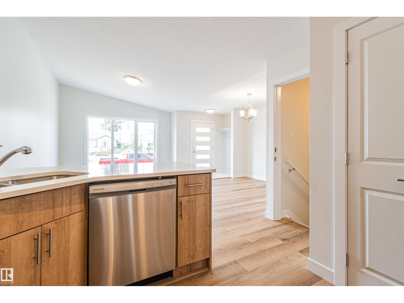 12117 85 ST NW - Image 12
