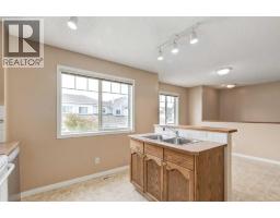 4pc Bathroom - 109 Hidden Creek Gardens Nw, Calgary, AB T3A6J4 Photo 9