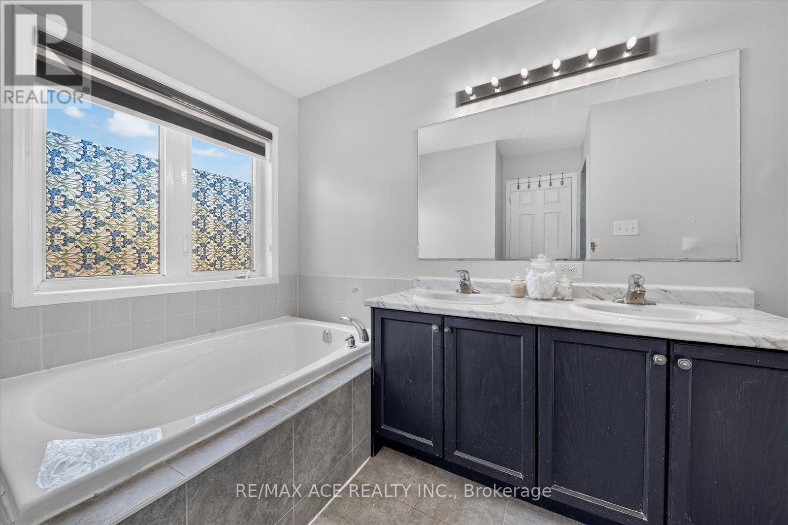 39 SKELTON CRESCENT - 26