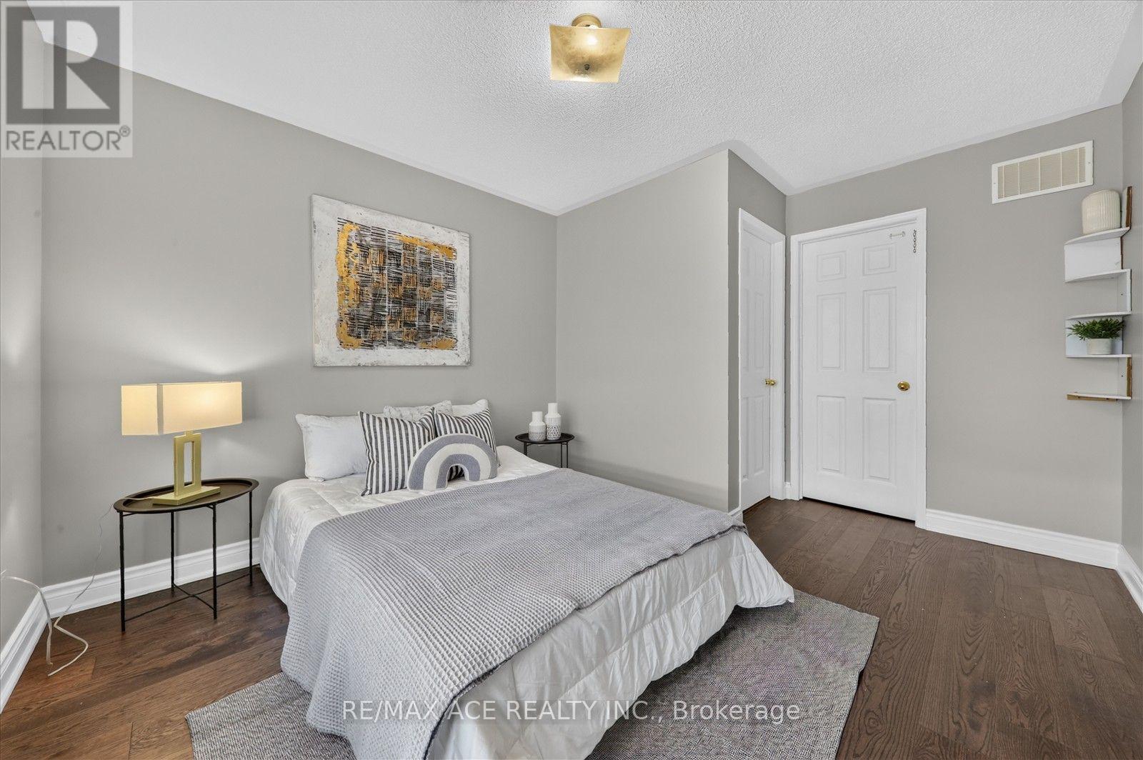 39 SKELTON CRESCENT - 31