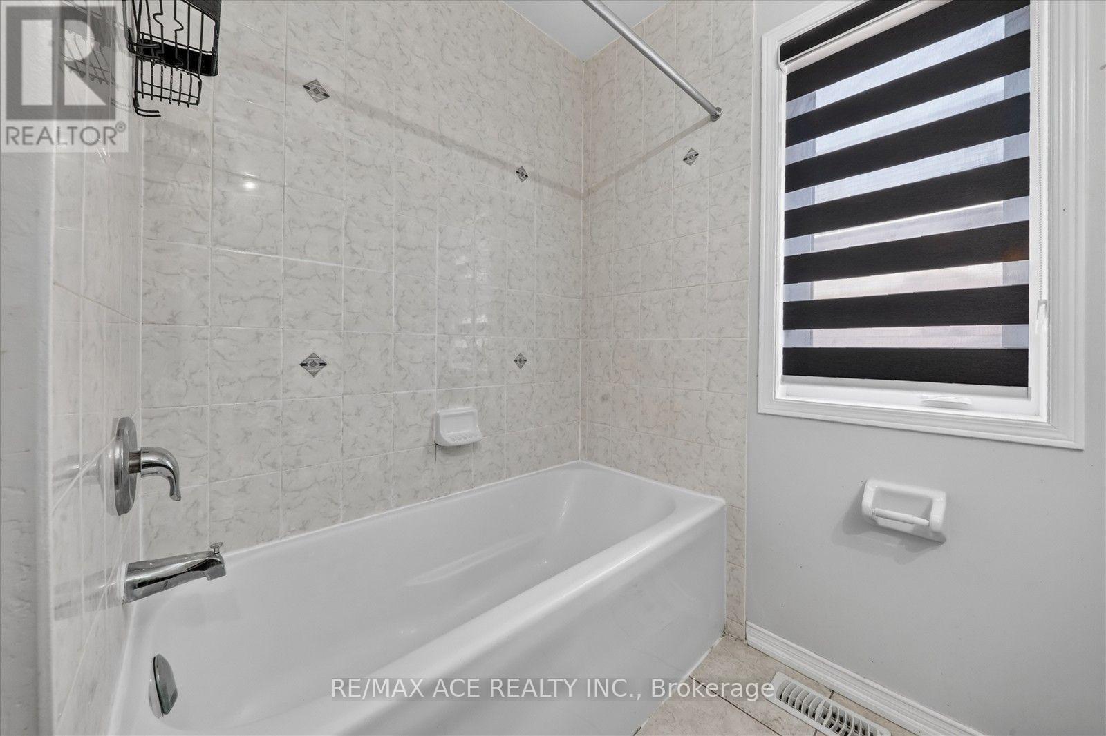 39 SKELTON CRESCENT - 36