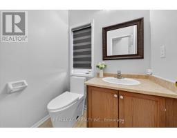 Kitchen - 39 Skelton Crescent, Ajax, ON L1Z1R4 Photo 10