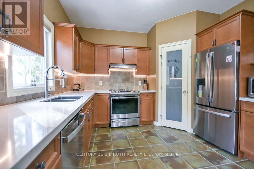 21 ARMEDA CLOW CRESCENT - 10