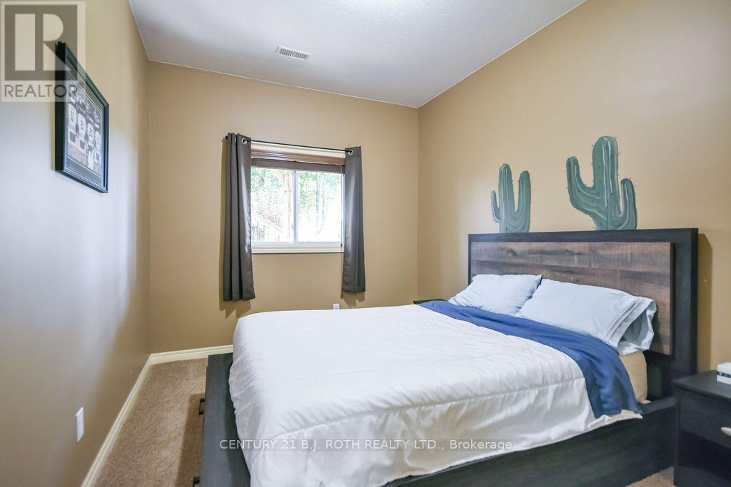 21 ARMEDA CLOW CRESCENT - 26