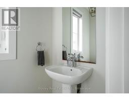 207 Courtland Street, Blue Mountains, ON L9Y4E2 Photo 11