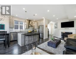 Primary Bedroom - 207 Courtland Street, Blue Mountains, ON L9Y4E2 Photo 6