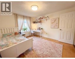416 Fairway Street, Coquitlam, BC V3K4G2 Photo 12