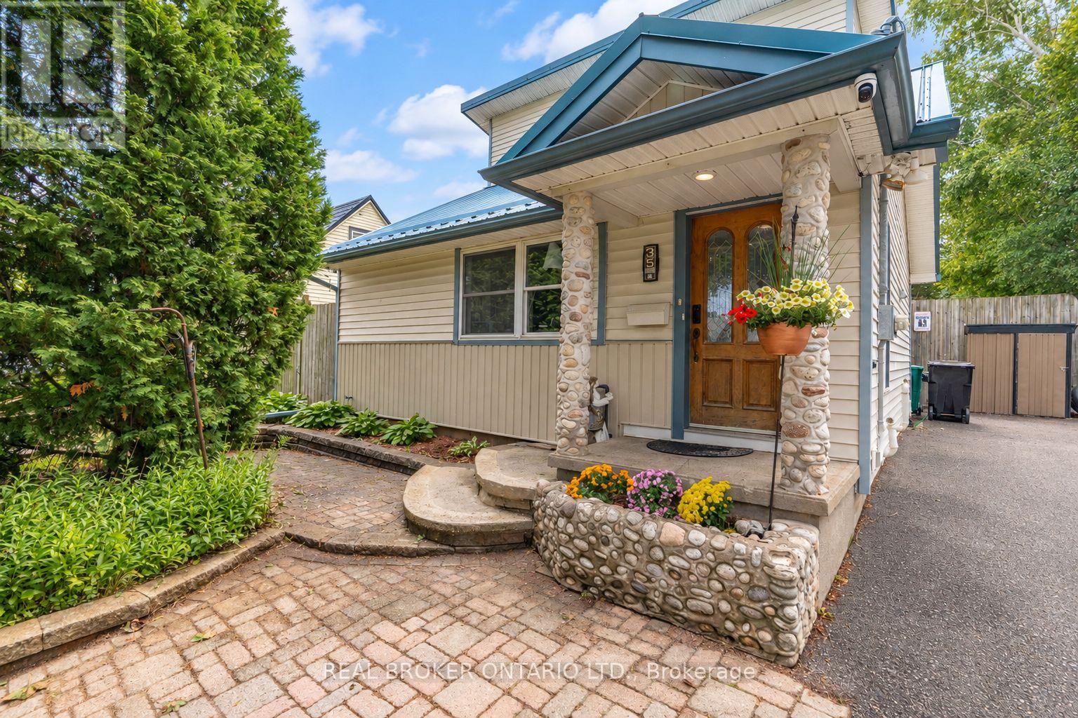 35 PERTH ROAD, Kitchener