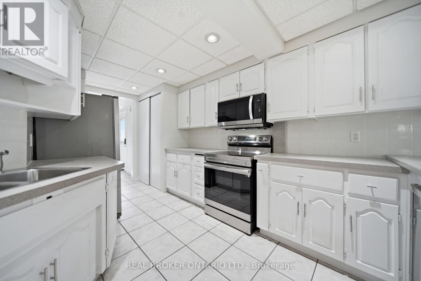 35 PERTH ROAD, Kitchener — photo 9