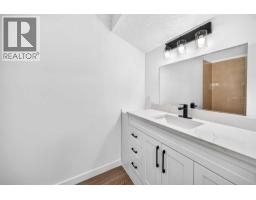 205, 829 Coach Bluff Crescent Sw, Calgary, AB T3H1B1 Photo 22