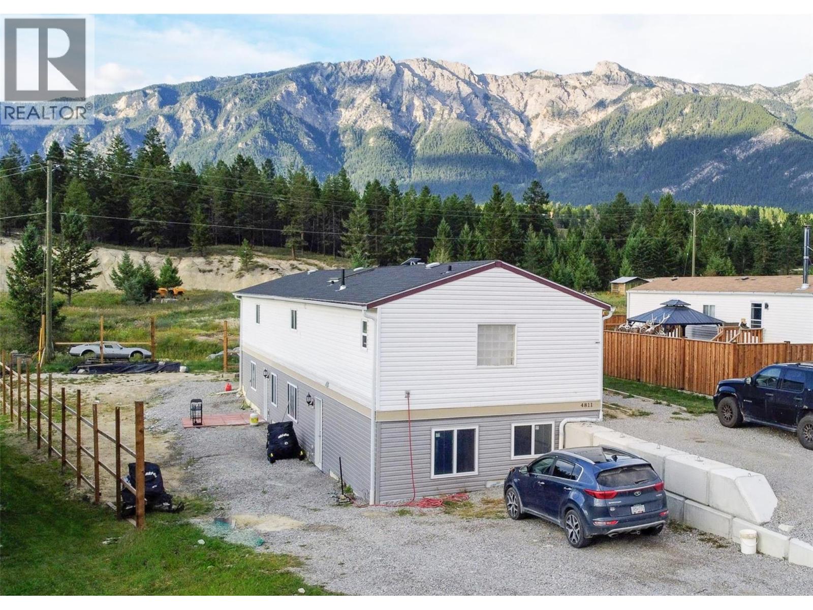 4811 CRESCENTWOOD Drive - 1