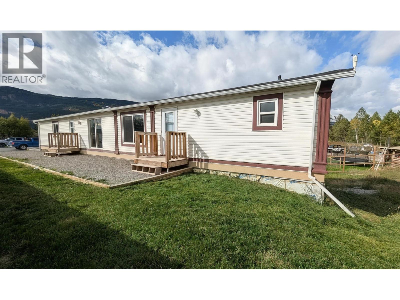4811 CRESCENTWOOD Drive - 2