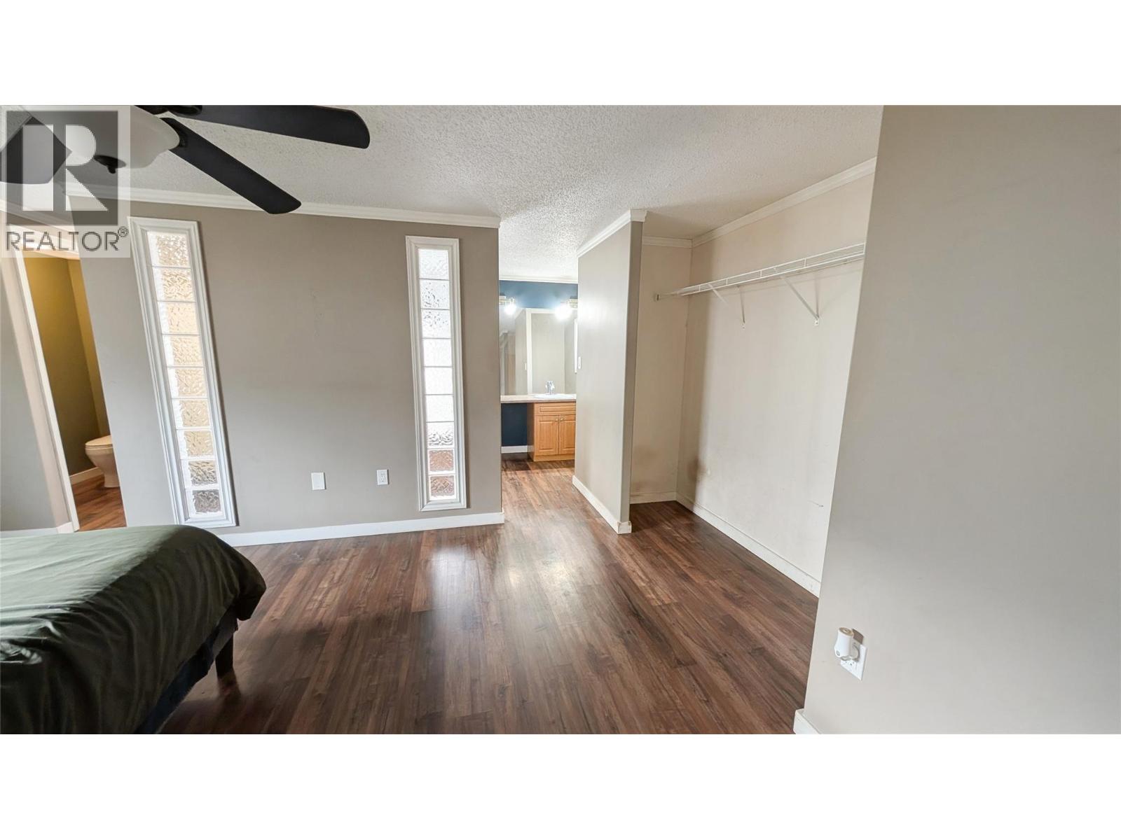 4811 CRESCENTWOOD Drive - Image 21