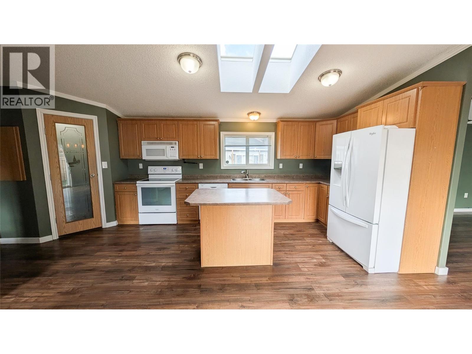 4811 CRESCENTWOOD Drive - Image 4
