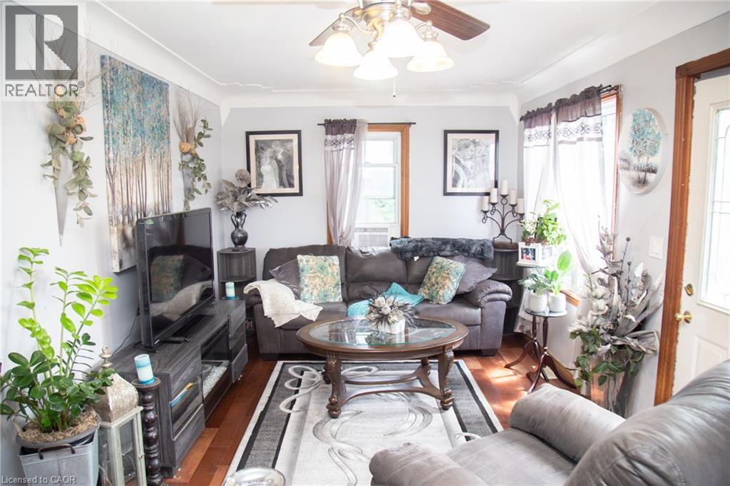 909 WINDHAM RD 13 Road - 14