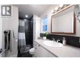 3216 Savary Avenue, Coquitlam, BC V3E1M3 Photo 20