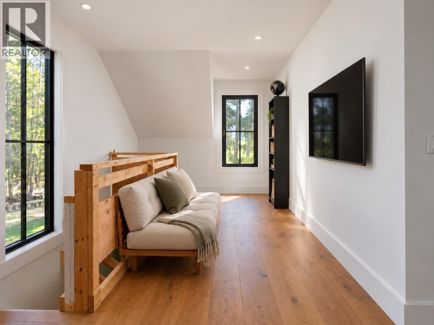 96 Bloom Road - 11