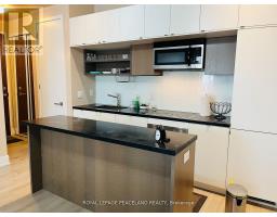 1607 - 111 St. Clair Avenue W, Toronto, ON M4V1N5 Photo 7
