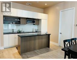 1607 - 111 St. Clair Avenue W, Toronto, ON M4V1N5 Photo 8