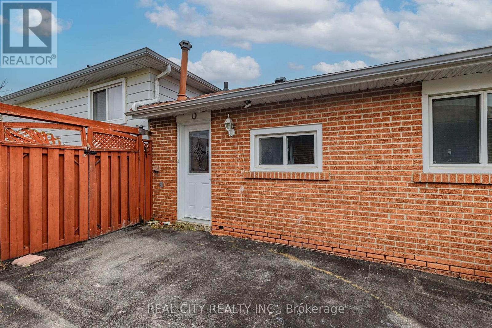 BASEMENT UNIT - 3385 MORNINGSTAR DRIVE, Mississauga (Malton) — photo 2