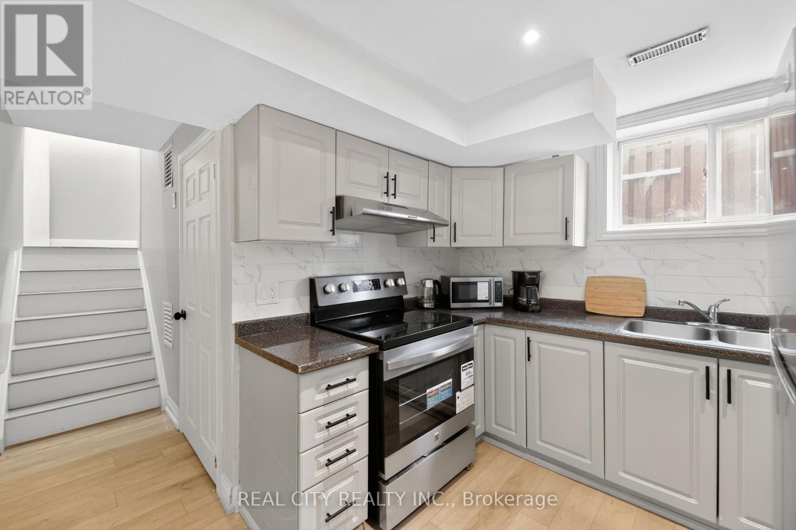 BASEMENT UNIT - 3385 MORNINGSTAR DRIVE, Mississauga (Malton) — photo 3