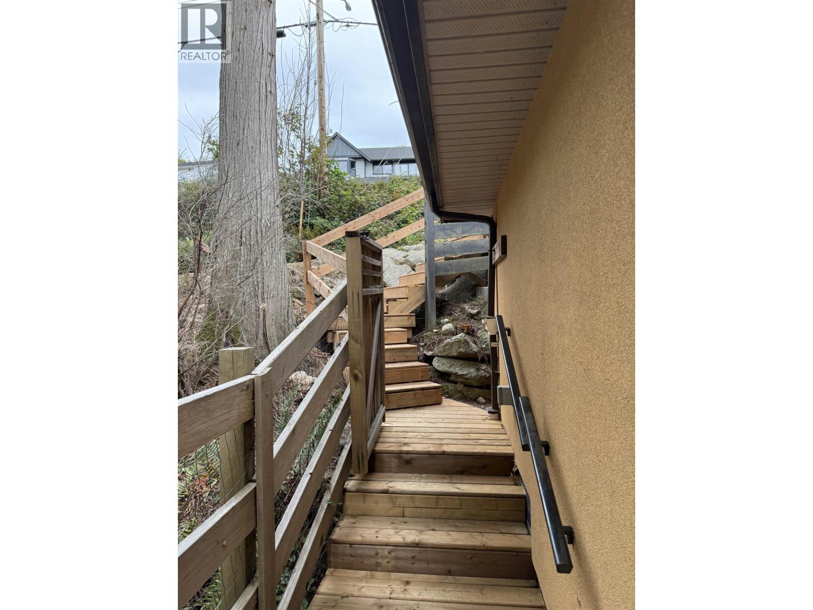 5836 MARINE WAY, Sechelt