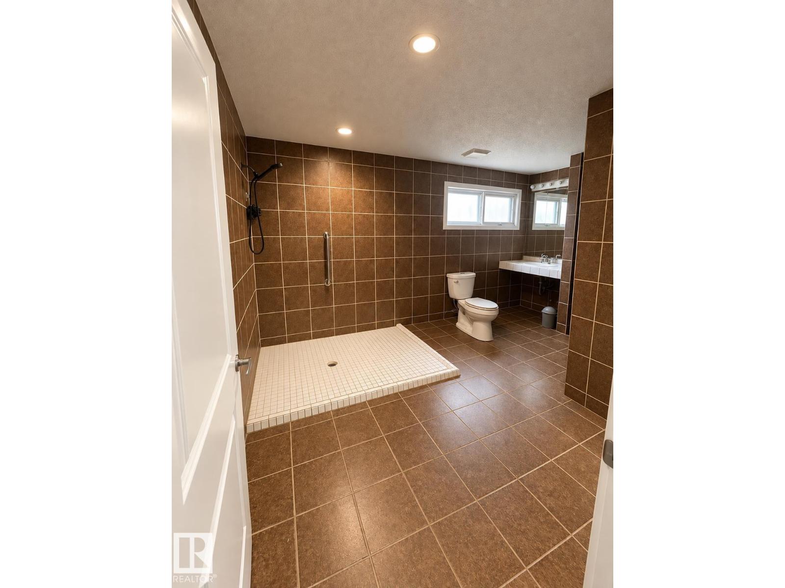 18929 99A AV NW - 32