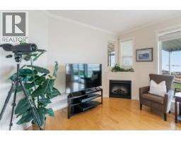 1765 Admiral Tryon Blvd, French Creek, BC V9P2V2 Photo 29