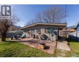 330 6 Street, Salmon Arm, BC V1E4E8 Photo 20