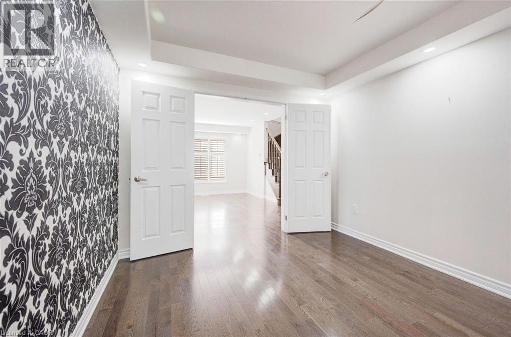 358 LAUNDON Terrace - 10