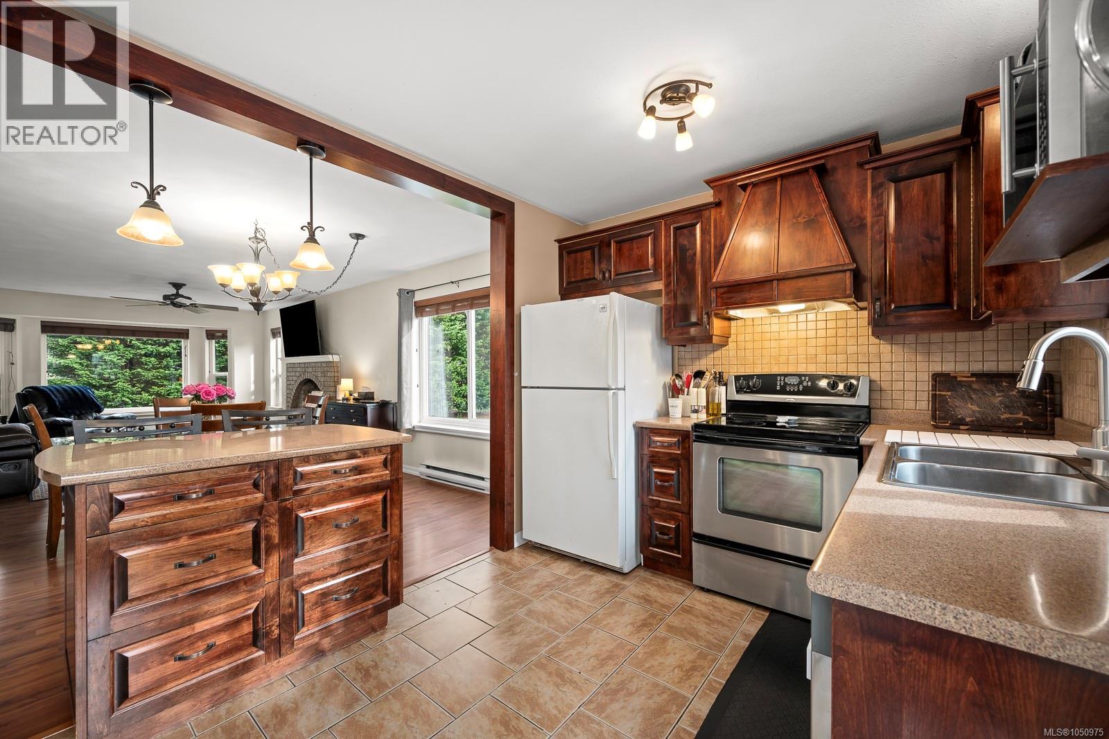 610 McPhedran Rd S - 13
