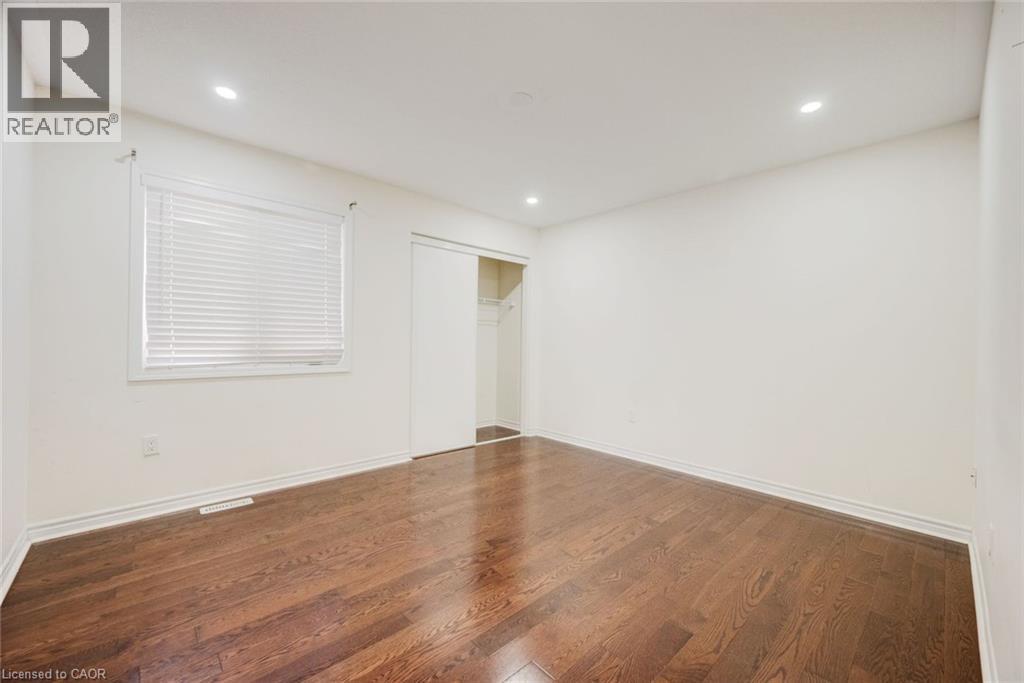 358 LAUNDON Terrace - 24