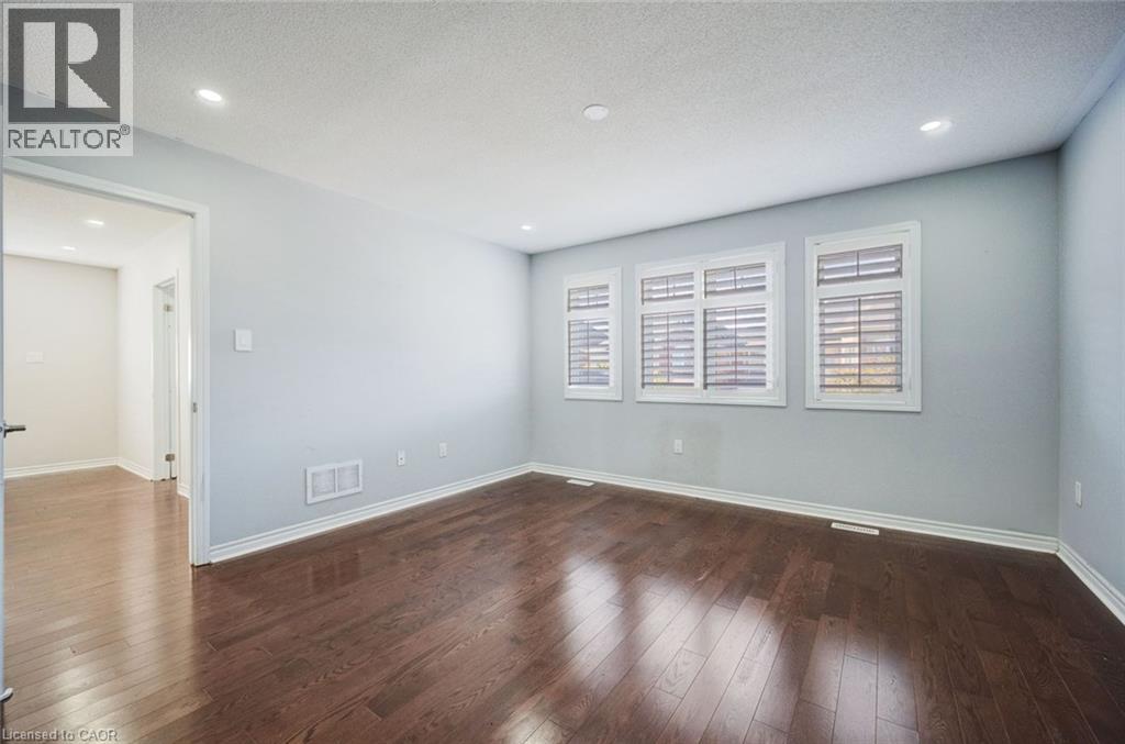 358 LAUNDON Terrace - 29