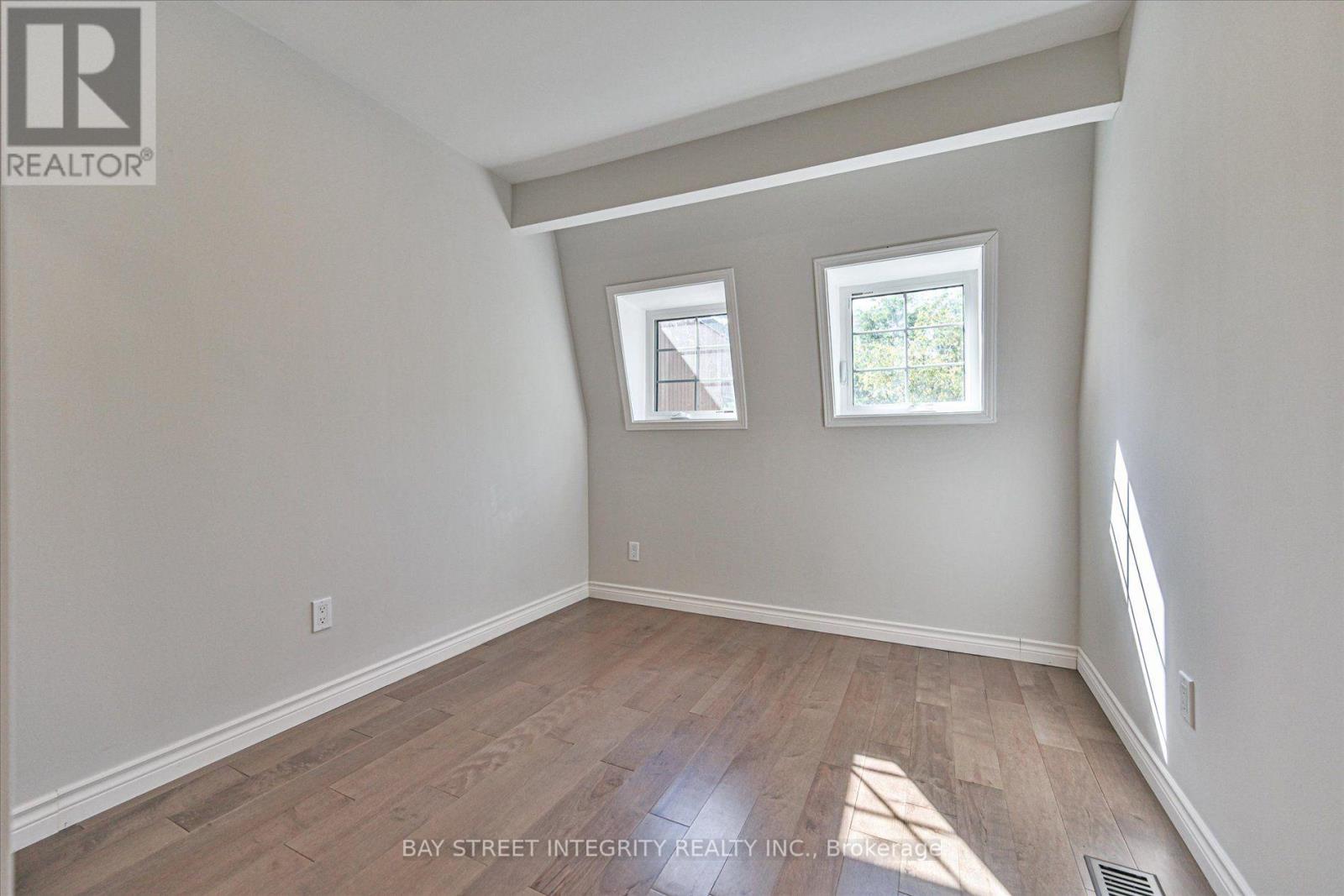 #7 250 ERSKINE AVENUE - Image 26