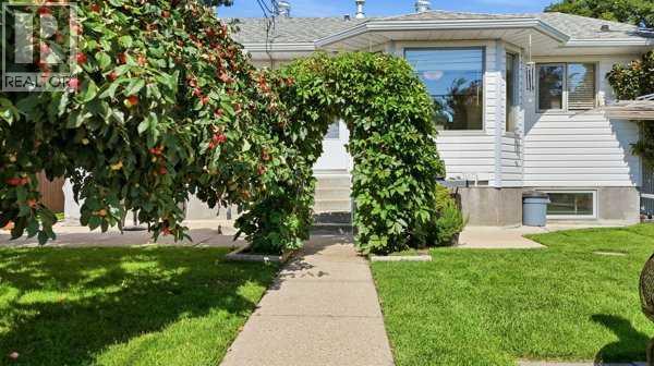 Listing photo – 5217 50 Avenue, Ponoka
