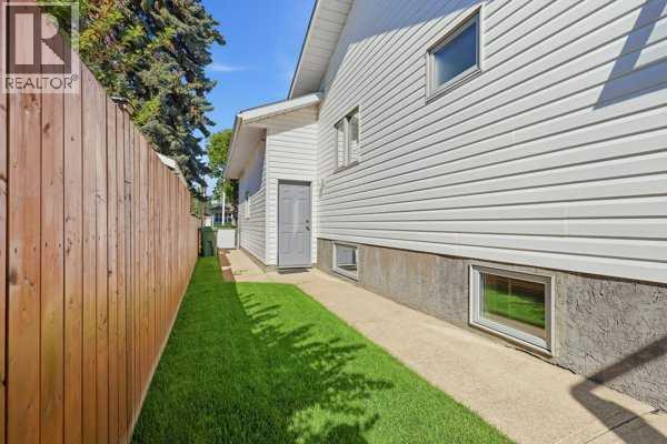 Listing photo – 5217 50 Avenue, Ponoka